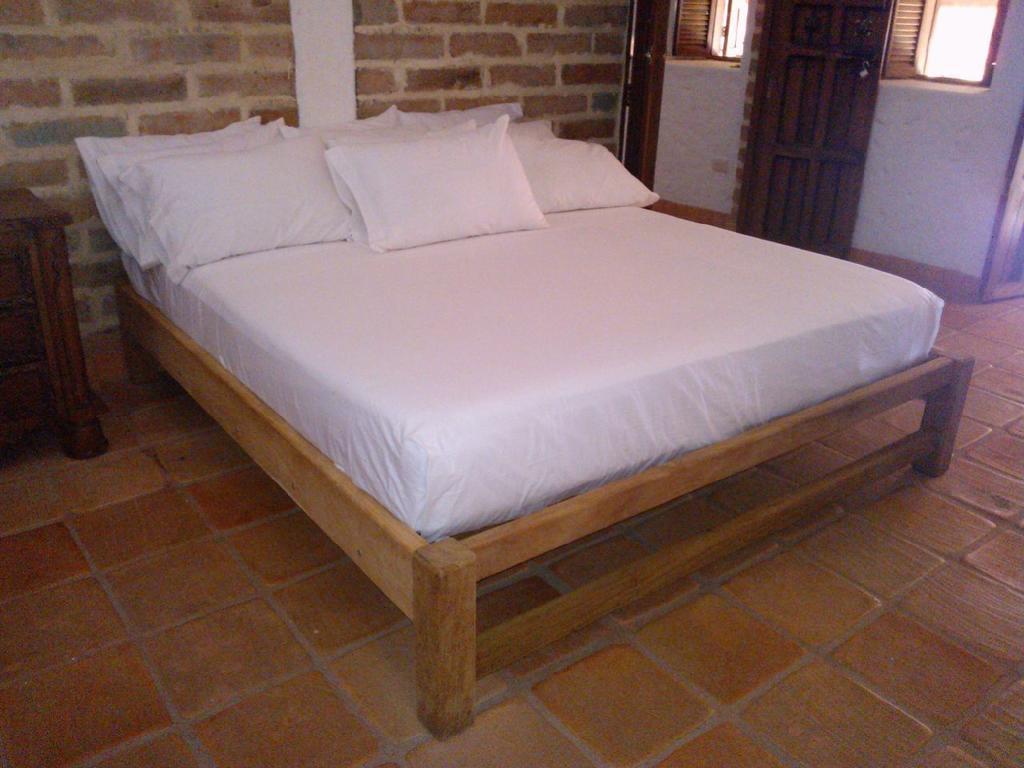 Hotel Santa Barbara Colonial - Santa Fe De Antioquia Zimmer foto